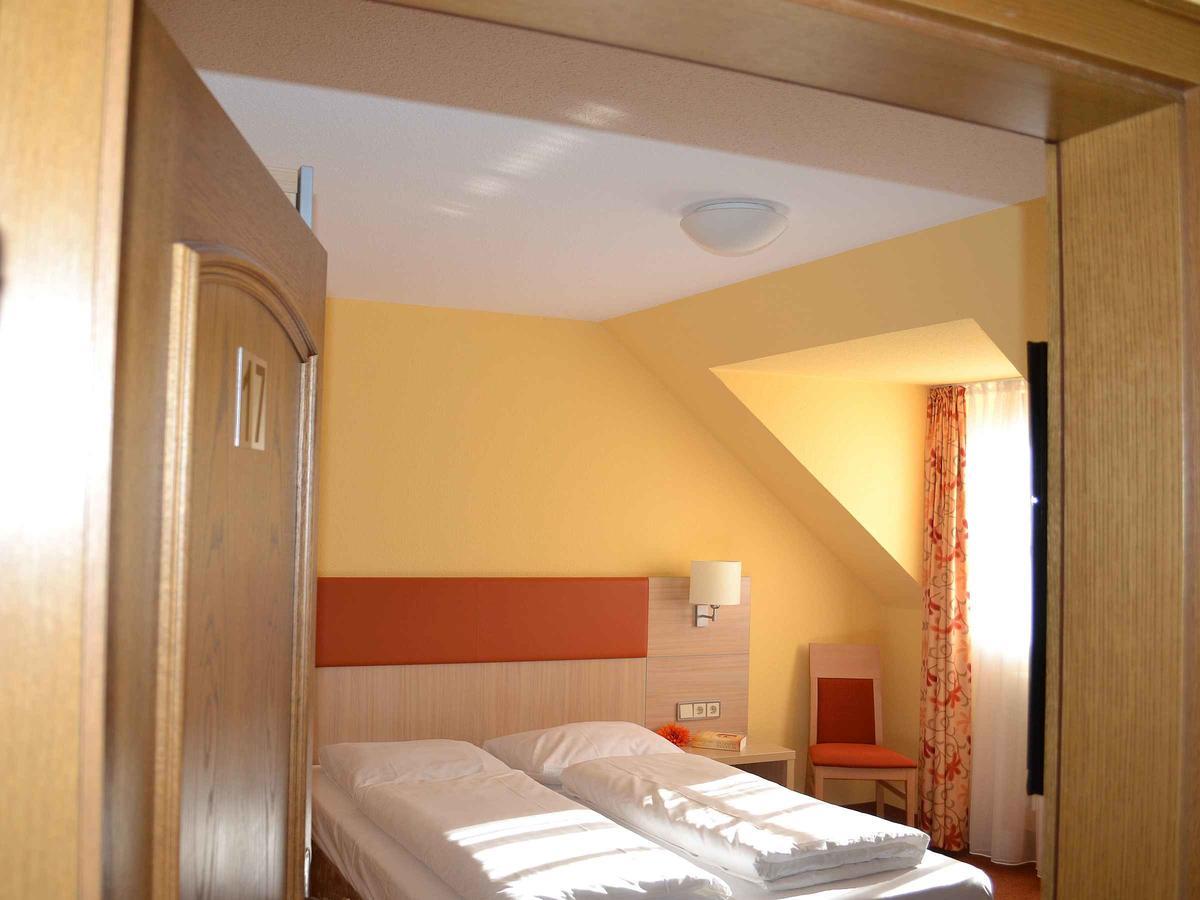 Hotel-Gasthof Rotes Ross Markt Einersheim Exterior foto